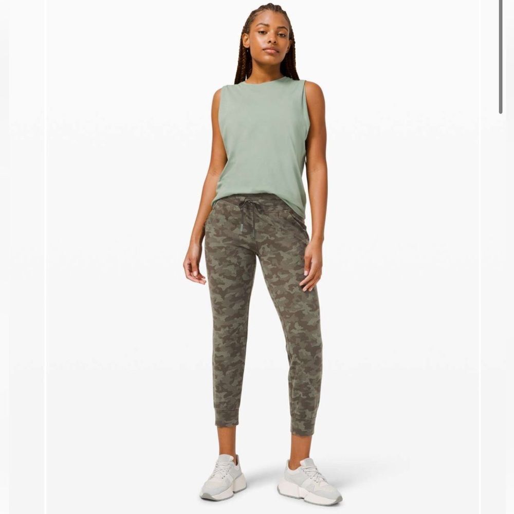 Lululemon Ready to Rulu Jogger 29"
Heritage Camo Dark Olive Green Twill Size 6